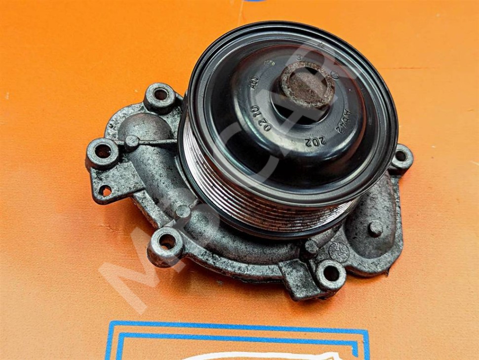 Помпа MERCEDES-BENZ M-класс W164 (2005 - 2008) фото 1 — Разборка Мерседес