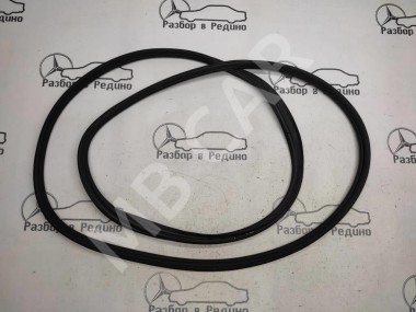 Уплотнитель крышки багажника MERCEDES-BENZ M-класс W166 (2011 - 2015) — Разборка Мерседес