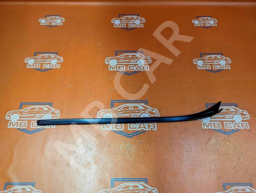 Молдинг лобового стекла MERCEDES-BENZ GLS-класс X166 (2015 - 2019) фото 1 — Разборка Мерседес