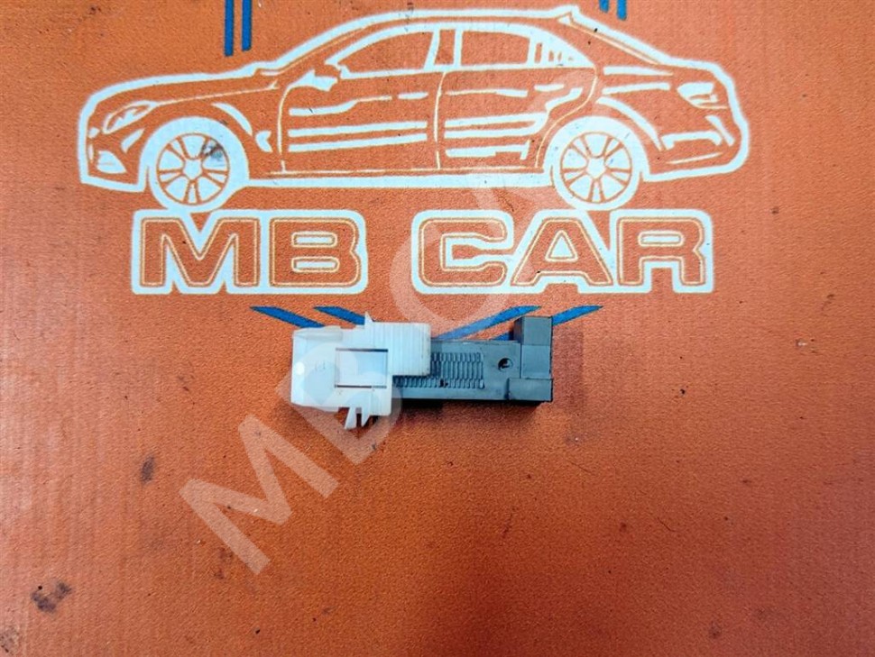 Выключатель стоп-сигнала MERCEDES-BENZ GLE-класс AMG W166 (2015 - 2019) фото 1 — Разборка Мерседес