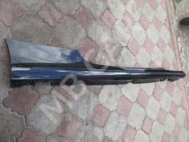 Порог пластиковый правый MERCEDES-BENZ C-класс W205/S205/C205/A205 (2014 - 2018) — Разборка Мерседес