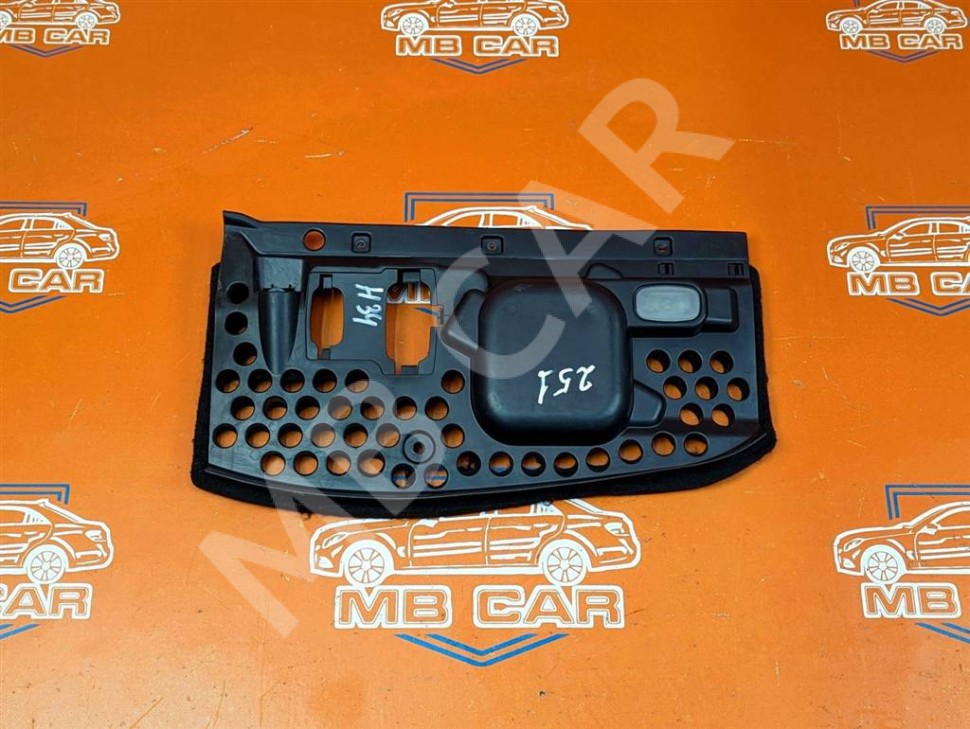 Пластик торпеды MERCEDES-BENZ R-класс W251 (2005 - 2007) фото 1 — Разборка Мерседес