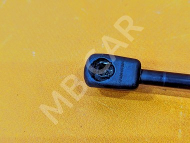 Амортизатор капота MERCEDES-BENZ C-класс W205/S205/C205/A205 (2014 - 2018) — Разборка Мерседес