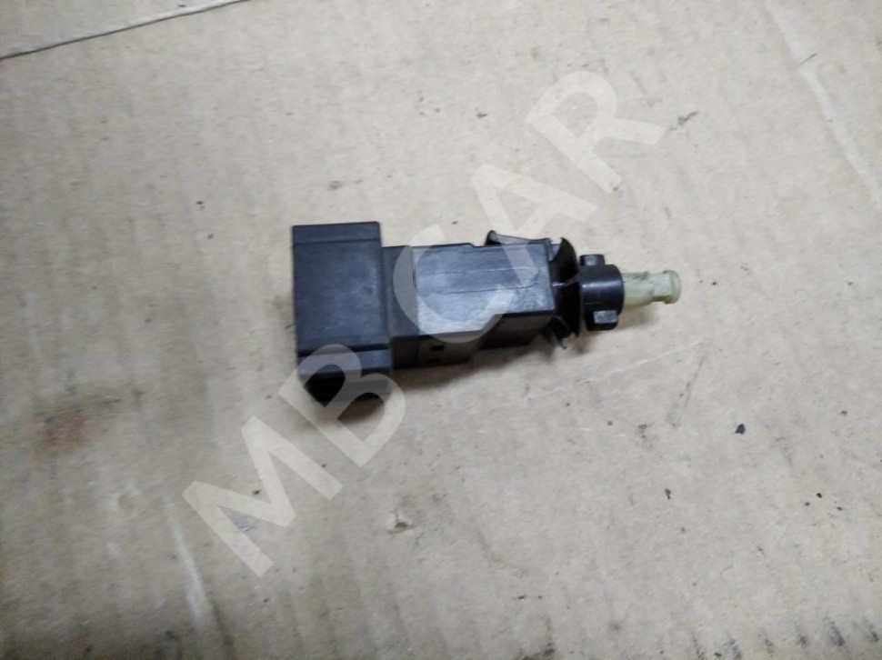 Выключатель стоп-сигнала MERCEDES-BENZ S-класс W220 (1998 - 2005) фото 1 — Разборка Мерседес