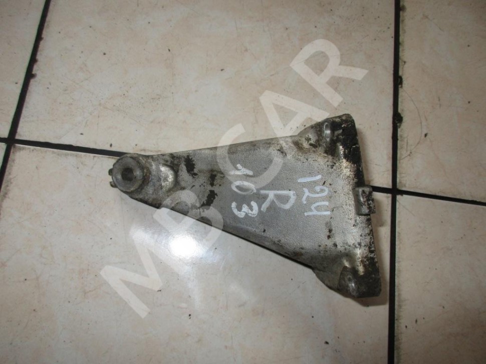 Лапа правая MERCEDES-BENZ W124 W124/S124/C124/A124 (1984 - 1993) фото 1 &mdash; Разборка Мерседес