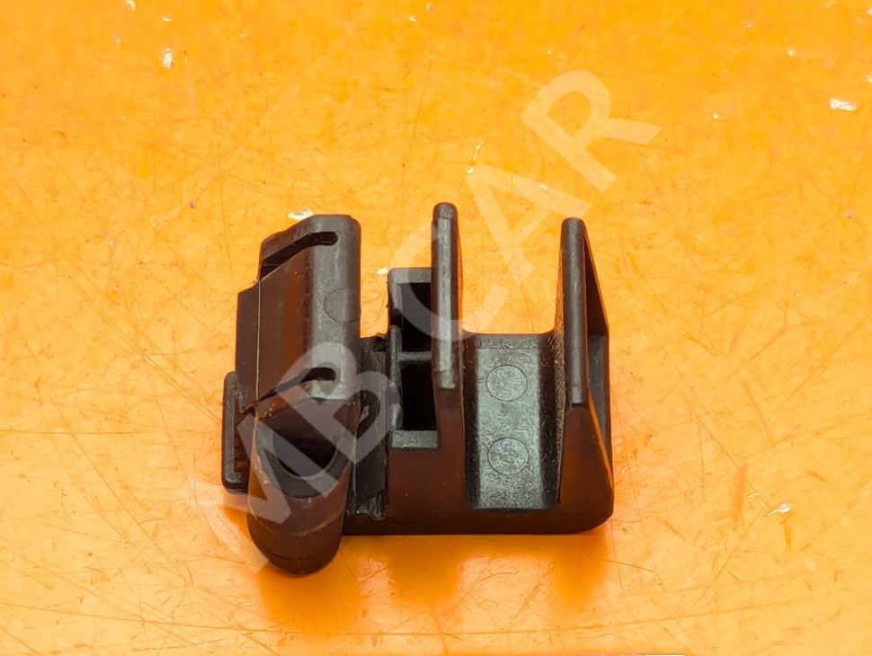 Клипса радиатора MERCEDES-BENZ CLK-класс C208/A208 (1997 - 2000) фото 1 &mdash; Разборка Мерседес