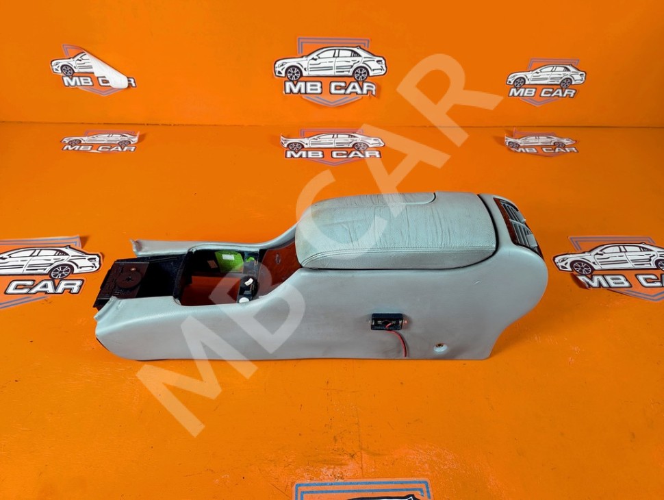 Подлокотник MERCEDES-BENZ S-класс W220 (1998 - 2005) фото 1 &mdash; Разборка Мерседес