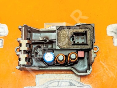 Реле моторчика печки MERCEDES-BENZ C-класс W203/S203/CL203 рестайлинг (2004 - 2008) &mdash; Разборка Мерседес