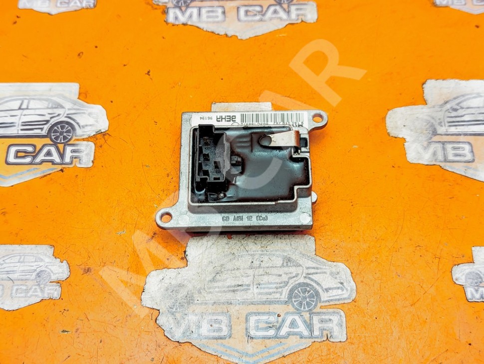 Реле моторчика печки MERCEDES-BENZ M-класс W163 (1997 - 2001) фото 1 &mdash; Разборка Мерседес