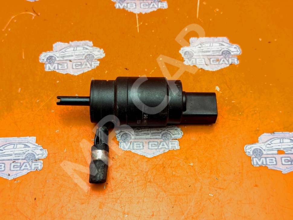 Насос омывателей MERCEDES-BENZ S-класс W220 (1998 - 2005) фото 1 — Разборка Мерседес