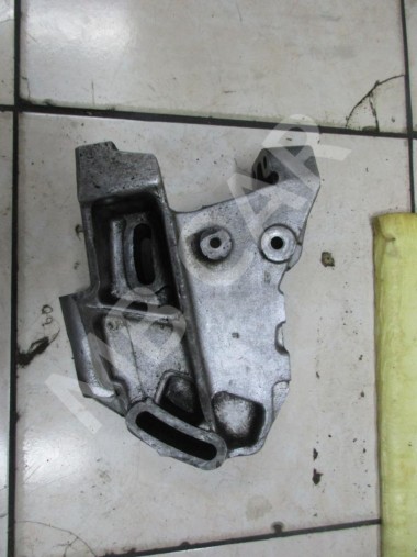 Кронштейн MERCEDES-BENZ S-класс W126 рестайлинг (1985 - 1991) — Разборка Мерседес