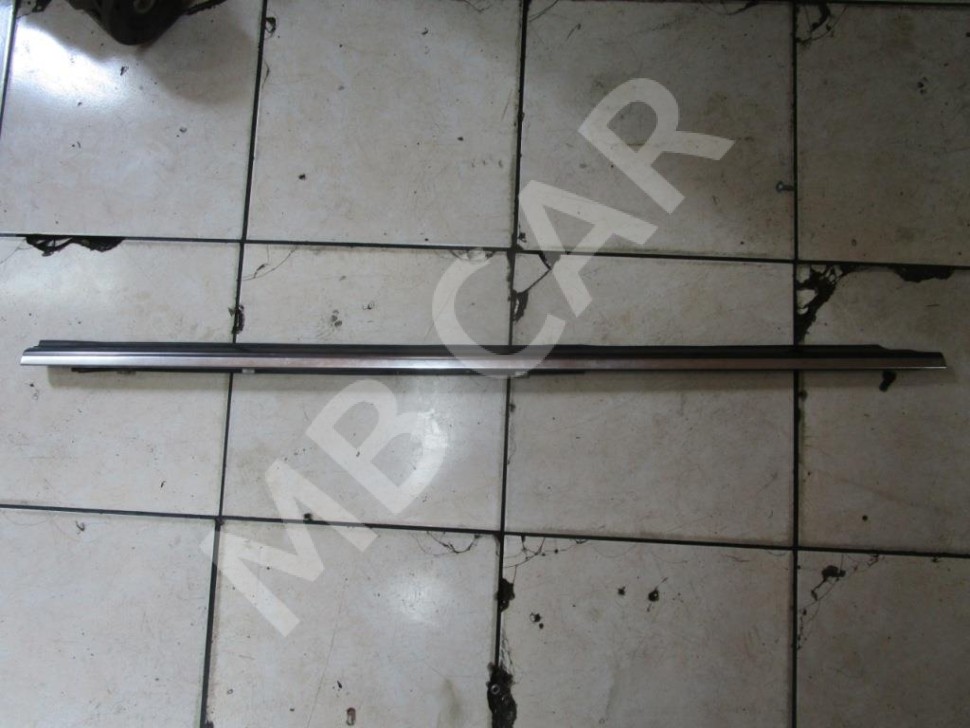 Молдинг стекла двери MERCEDES-BENZ S-класс W140 (1991 - 1998) фото 1 — Разборка Мерседес