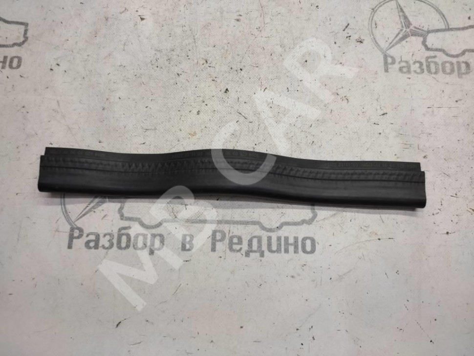 Уплотнитель моторного отсека MERCEDES-BENZ C-класс W204/S204/С204 рестайлинг (2011 - 2015) фото 1 — Разборка Мерседес