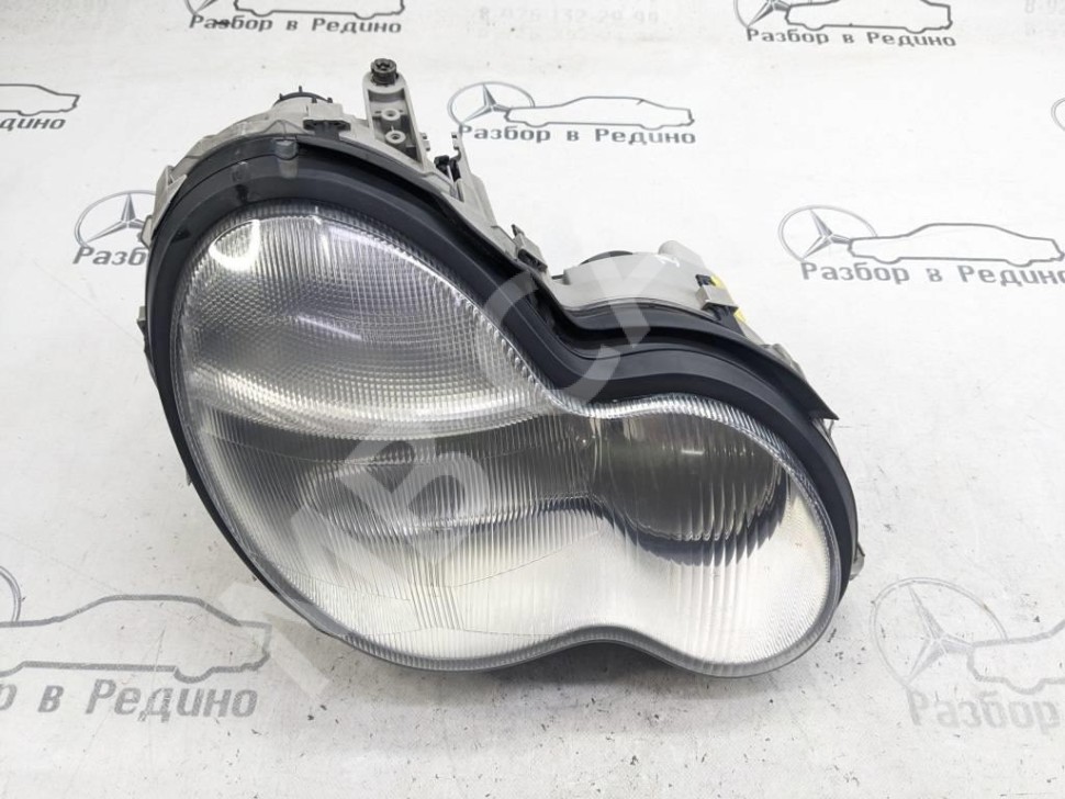 Фара правая MERCEDES-BENZ C-класс W203/S203/CL203 (2000 - 2004) фото 1 &mdash; Разборка Мерседес