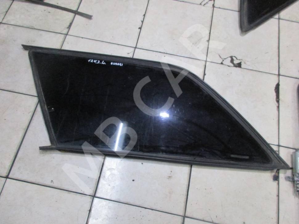 Стекло заднее левое MERCEDES-BENZ E-класс W124/S124/C124/A124 (1984 - 1997) фото 1 — Разборка Мерседес