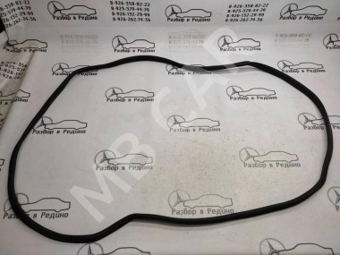 Уплотнитель крышки багажника MERCEDES-BENZ E-класс W210/S210 рестайлинг (1999 - 2003) — Разборка Мерседес