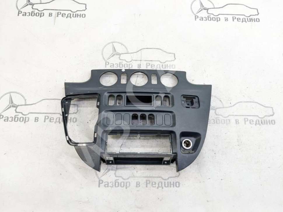 Накладка торпеды MERCEDES-BENZ Sprinter w901 фото 1 — Разборка Мерседес