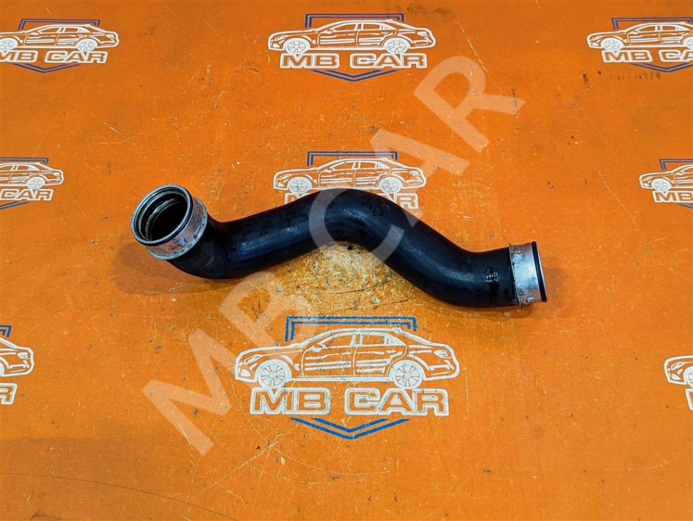 Патрубок интеркулера MERCEDES-BENZ E-класс W211/S211 (2002 - 2006) фото 1 — Разборка Мерседес