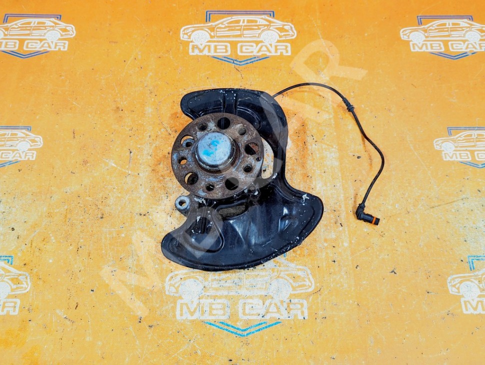 Кулак поворотный передний правый MERCEDES-BENZ C-класс W204/S204 (2006 - 2011) фото 1 &mdash; Разборка Мерседес