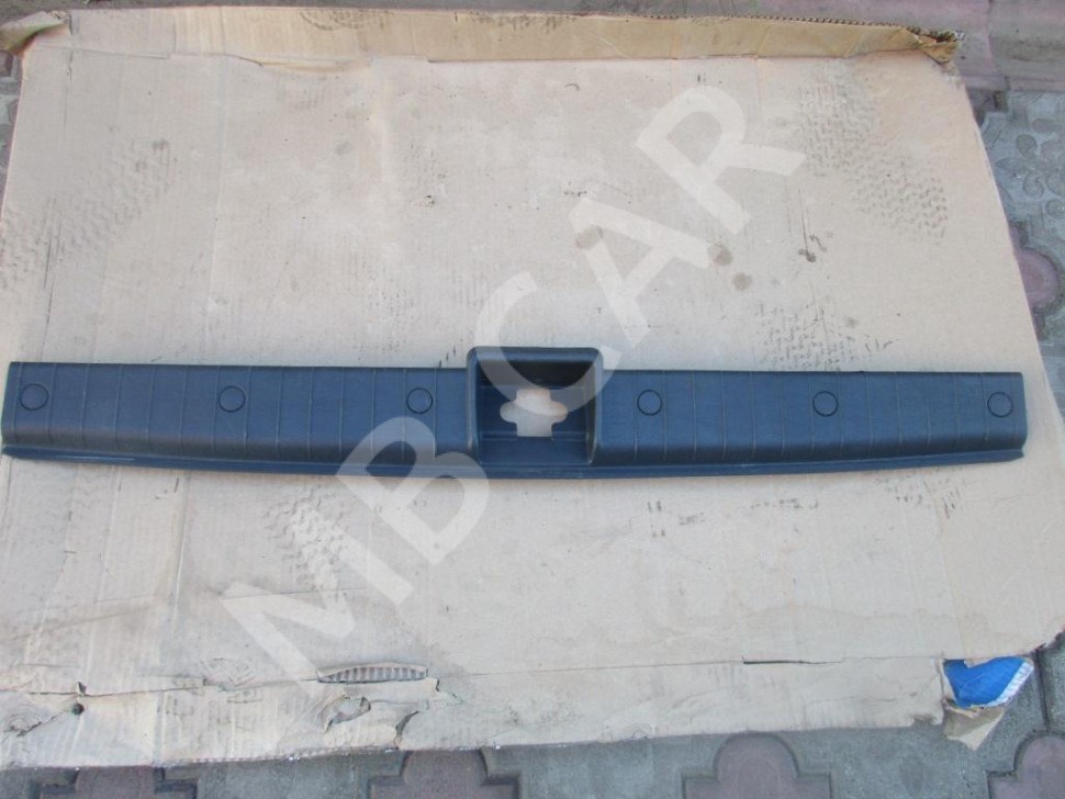 Накладка замка багажника MERCEDES-BENZ M-класс AMG W163 рестайлинг (2001 - 2005) фото 1 &mdash; Разборка Мерседес