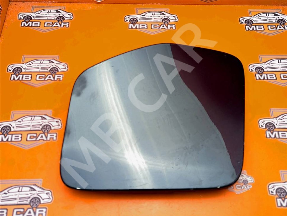 Лючок топливного бака MERCEDES-BENZ X-класс I (2017 - 2020) фото 1 — Разборка Мерседес