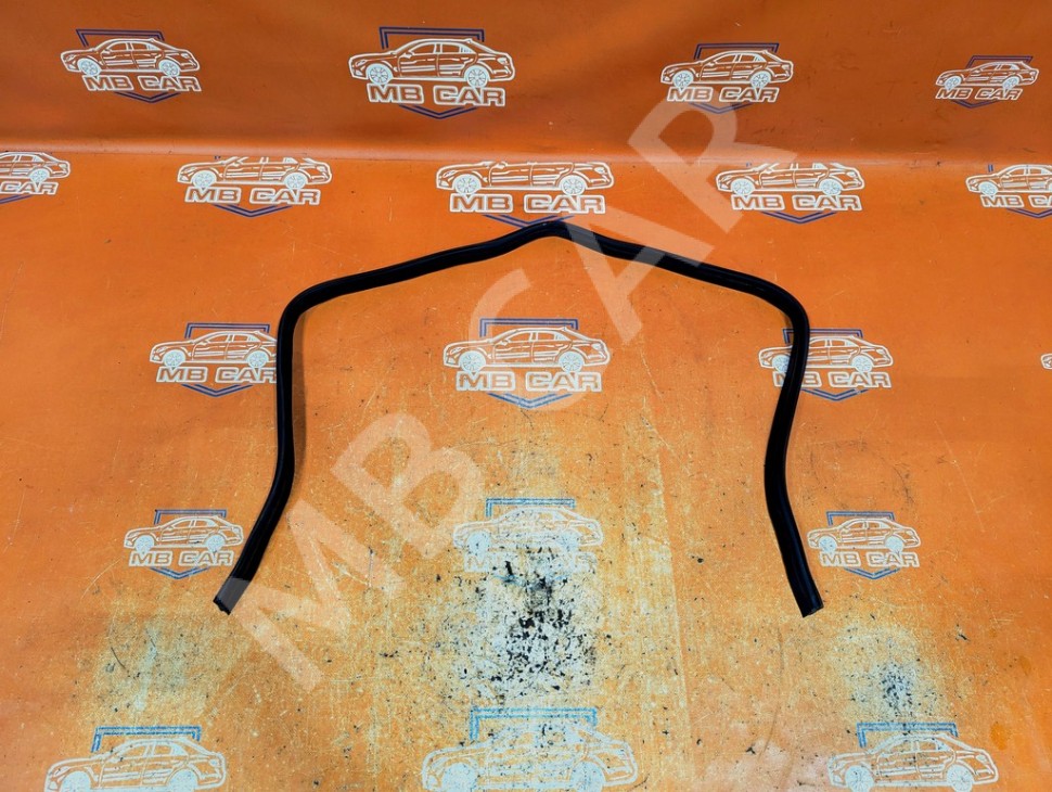 Уплотнитель моторного отсека MERCEDES-BENZ E-класс W124/S124/C124/A124 (1984 - 1997) фото 1 — Разборка Мерседес