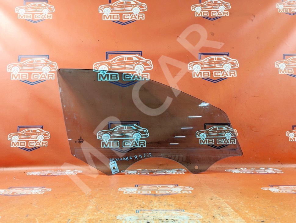 Стекло переднее правое MERCEDES-BENZ C-класс W203/S203/CL203 (2000 - 2004) фото 1 &mdash; Разборка Мерседес