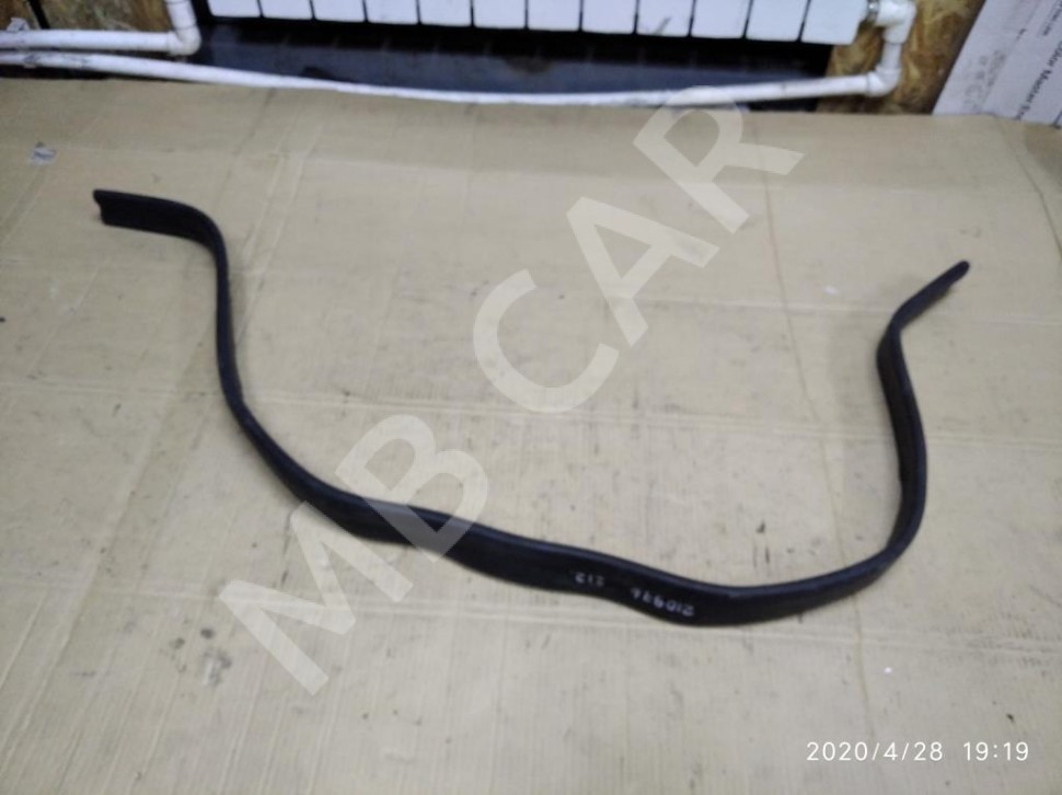 Уплотнитель капота MERCEDES-BENZ E-класс W212/S212/C207/A207 (2009 - 2013) фото 1 — Разборка Мерседес