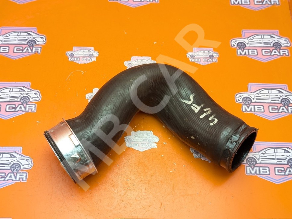 Патрубок интеркулера MERCEDES-BENZ M-класс W163 (1997 - 2001) фото 1 &mdash; Разборка Мерседес