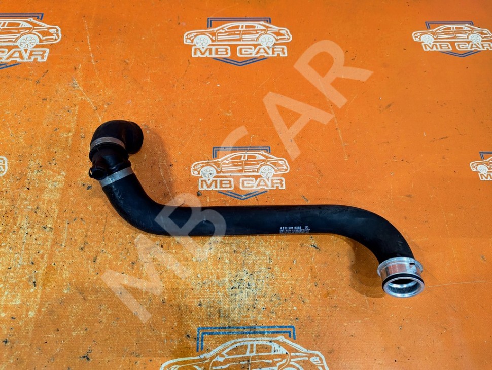 Патрубок радиатора MERCEDES-BENZ E-класс W211/S211 (2002 - 2006) фото 1 — Разборка Мерседес