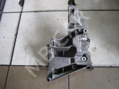 Кронштейн компрессора кондиционера MERCEDES-BENZ C-класс W202/S202 (1993 - 1997) — Разборка Мерседес