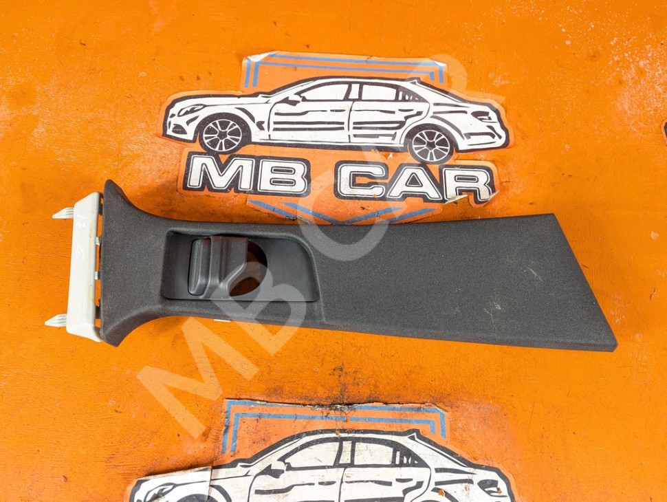 Накладка средней стойки MERCEDES-BENZ GLC-класс X253 (2015 - 2019) фото 1 &mdash; Разборка Мерседес