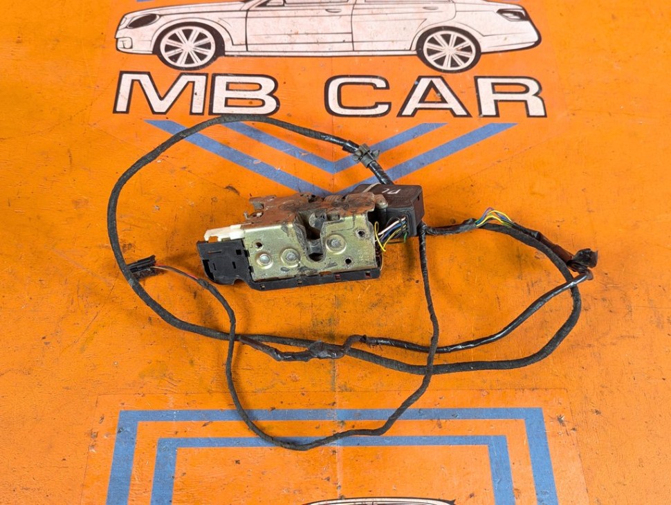 Замок двери передней левой MERCEDES-BENZ V-класс W638/W639 (1996 - 2003) V 220 2.1 D AT (122 л.с.) фото 1 &mdash; Разборка Мерседес
