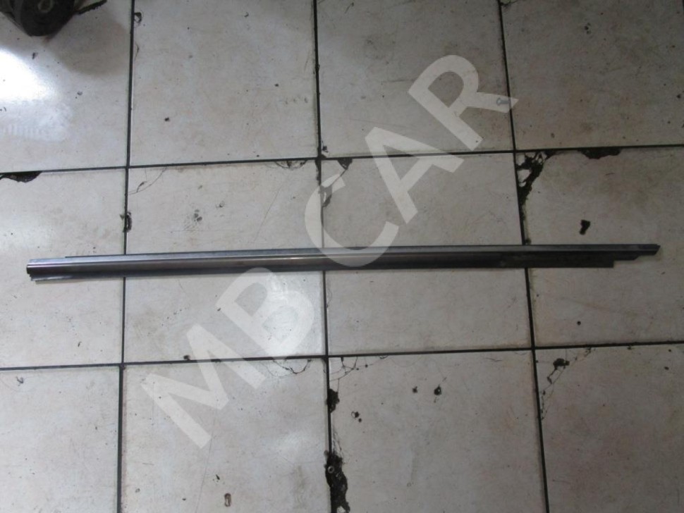 Молдинг стекла двери MERCEDES-BENZ S-класс W140 (1991 - 1998) фото 1 — Разборка Мерседес