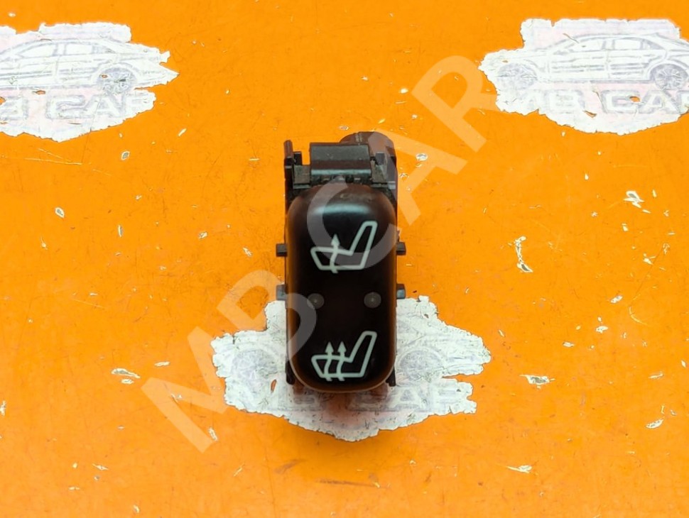 Кнопка обогрева сидений MERCEDES-BENZ M-класс W163 (1997 - 2001) фото 1 &mdash; Разборка Мерседес