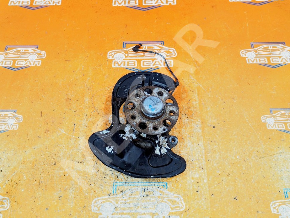 Кулак поворотный передний левый MERCEDES-BENZ C-класс W204/S204 (2006 - 2011) фото 1 &mdash; Разборка Мерседес