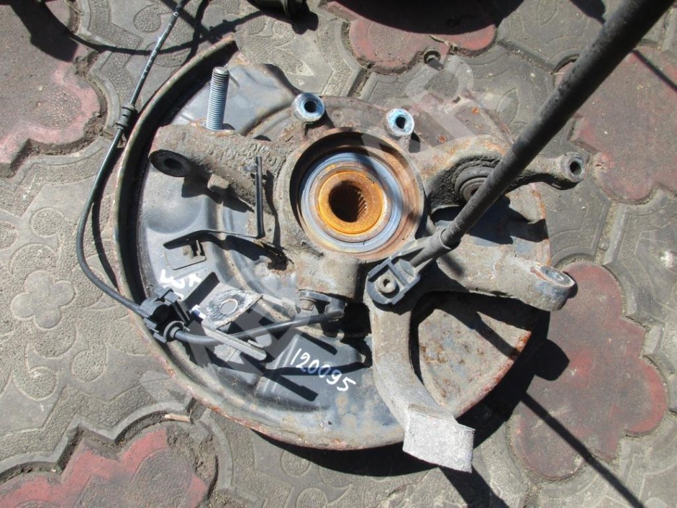 Кулак подвески задний правый MERCEDES-BENZ S-класс W220 (1998 - 2005) фото 1 — Разборка Мерседес