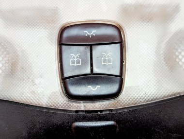 Плафон салона MERCEDES-BENZ V-класс W638/W639 (1996 - 2003) V 220 2.1 D AT (122 л.с.) &mdash; Разборка Мерседес