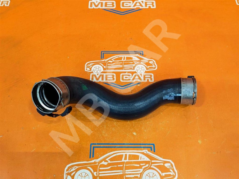 Патрубок интеркулера MERCEDES-BENZ A-класс W176 (2012 - 2015) фото 1 — Разборка Мерседес