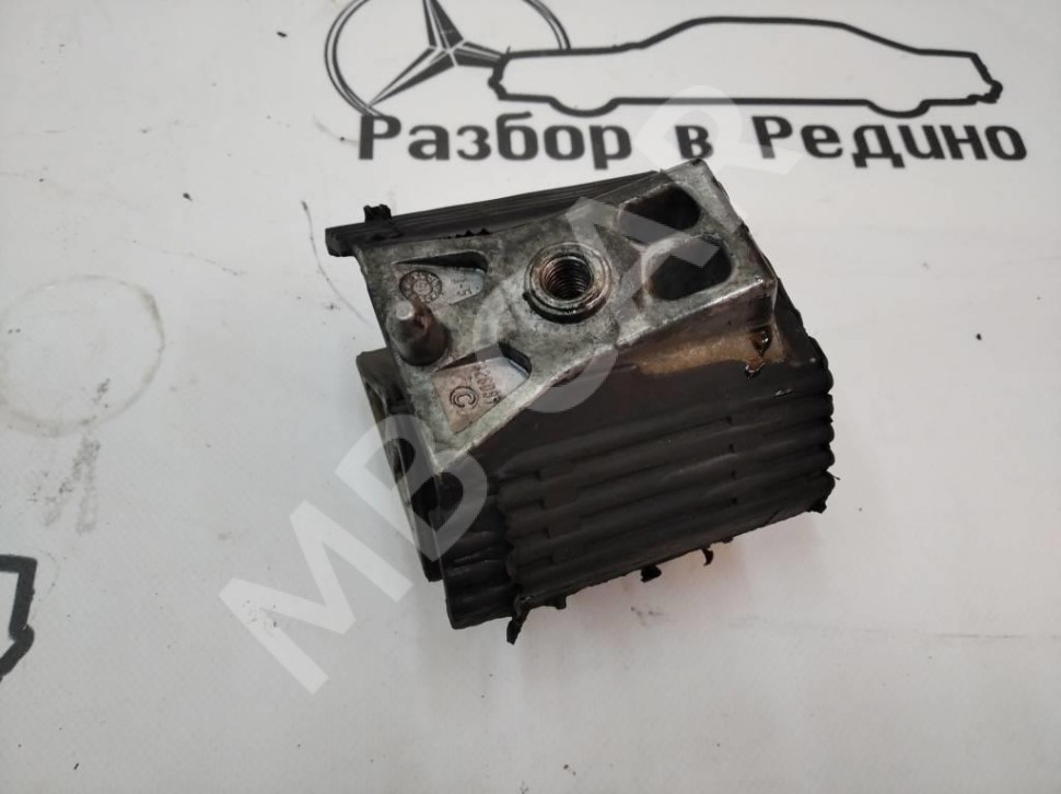 Опора двигателя MERCEDES-BENZ Sprinter W906 (2006 - 2019) фото 1 — Разборка Мерседес