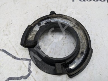 Опора задней пружины MERCEDES-BENZ C-класс W205/S205/C205/A205 (2014 - 2018) — Разборка Мерседес