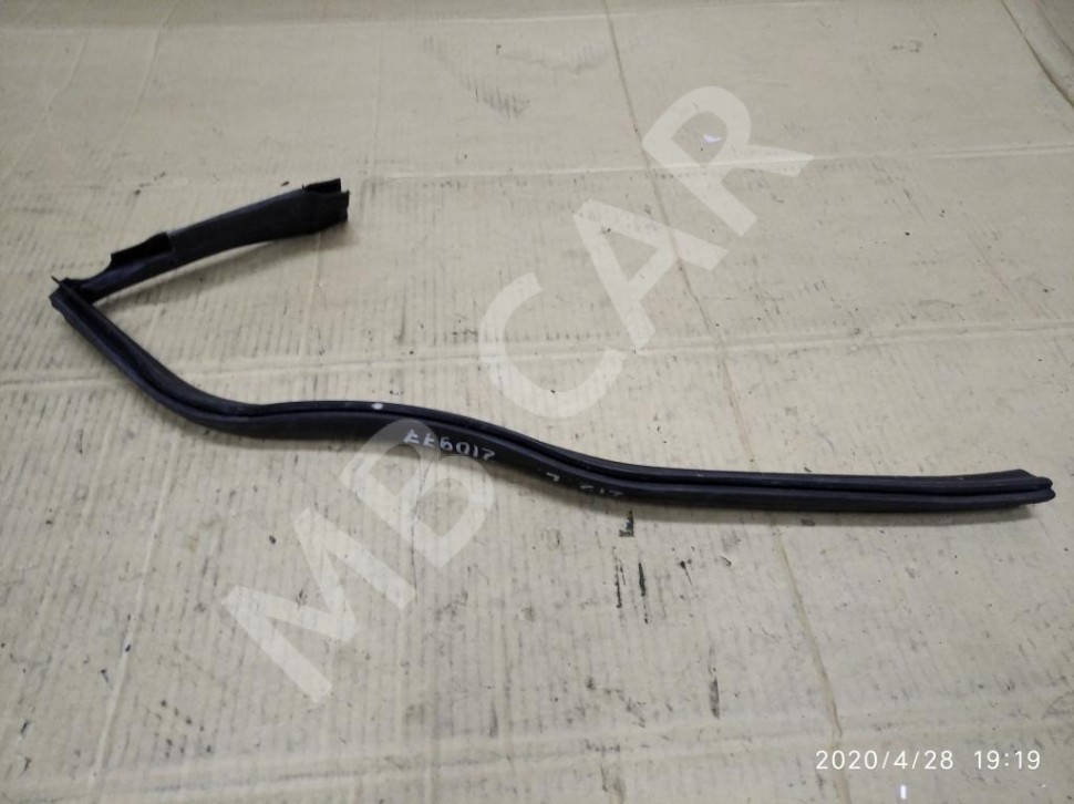 Уплотнитель моторного отсека MERCEDES-BENZ E-класс W212/S212/C207/A207 (2009 - 2013) фото 1 &mdash; Разборка Мерседес