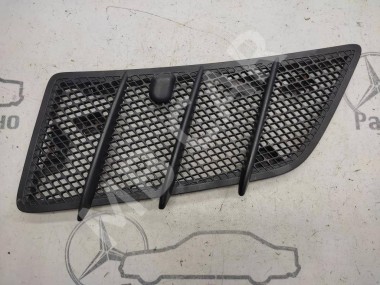 Решетка капота MERCEDES-BENZ M-класс W164 (2005 - 2008) — Разборка Мерседес