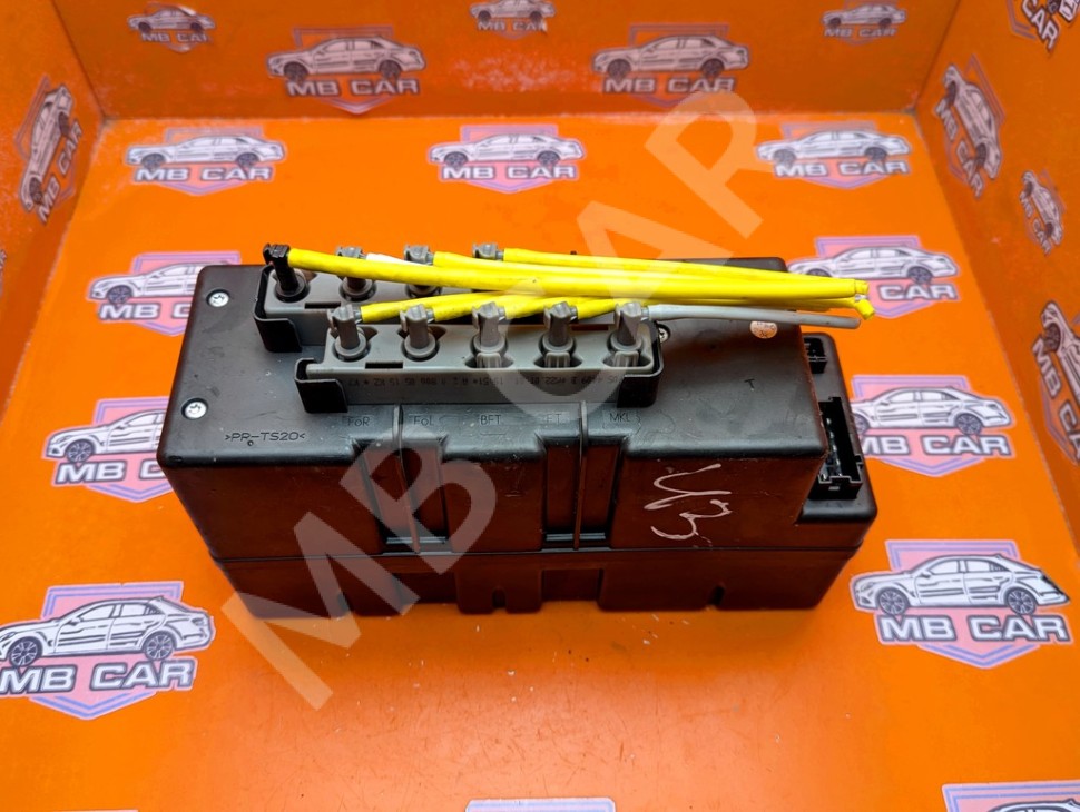 Компрессор центрального замка MERCEDES-BENZ S-класс W220 (1998 - 2005) фото 1 &mdash; Разборка Мерседес