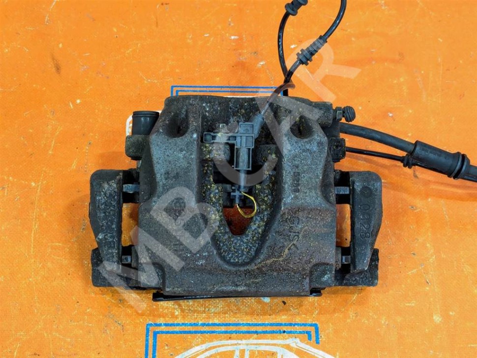 Суппорт передний правый MERCEDES-BENZ GLE-класс Coupe C292 (2015 - 2019) фото 1 &mdash; Разборка Мерседес