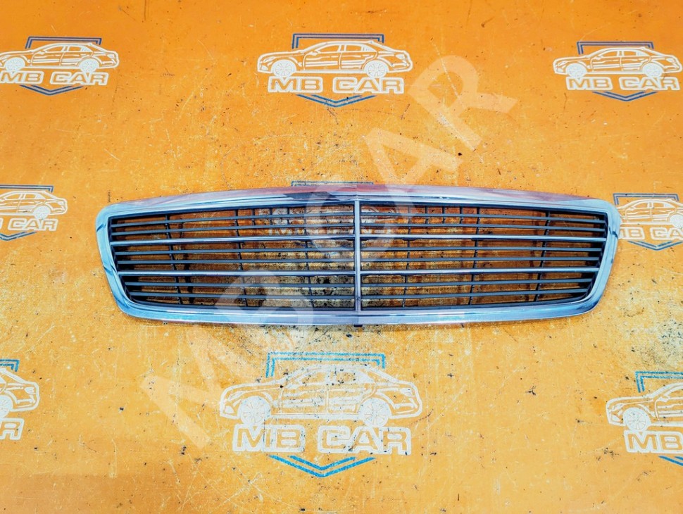 Решетка радиатора MERCEDES-BENZ C-класс W203/S203/CL203 (2000 - 2004) фото 1 — Разборка Мерседес