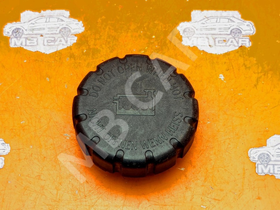 Крышка расширительного бачка MERCEDES-BENZ M-класс W164 (2005 - 2008) фото 1 — Разборка Мерседес