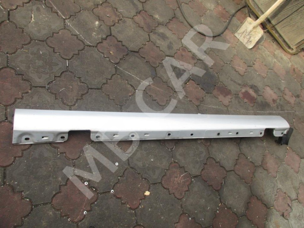 Порог пластиковый левый MERCEDES-BENZ C-класс W203/S203/CL203 (2000 - 2004) фото 1 — Разборка Мерседес