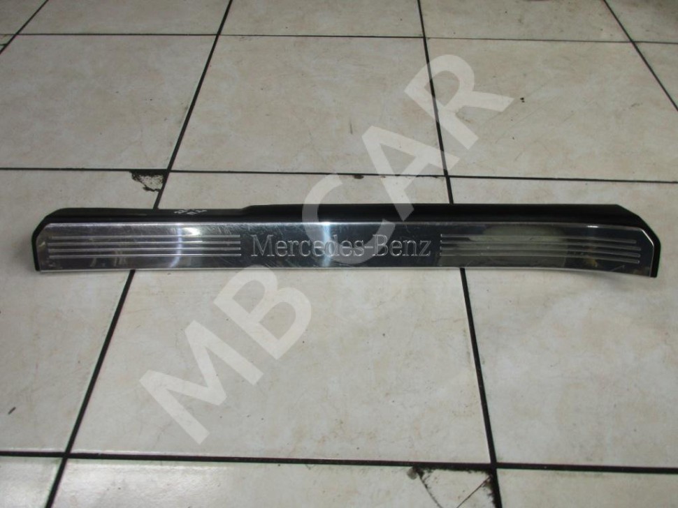 Накладка порога внутренняя MERCEDES-BENZ S-класс W221 (2005 - 2009) фото 1 &mdash; Разборка Мерседес
