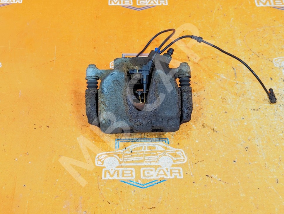 Суппорт передний правый MERCEDES-BENZ GLK-класс X204 (2008 - 2012) фото 1 &mdash; Разборка Мерседес